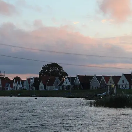 Bed & Breakfast Waterlands Genoegen 2*